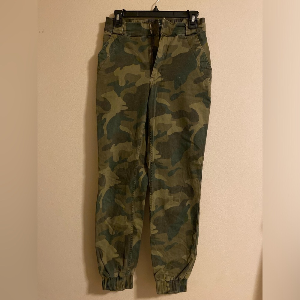 Camo Hollister Cargo Joggers